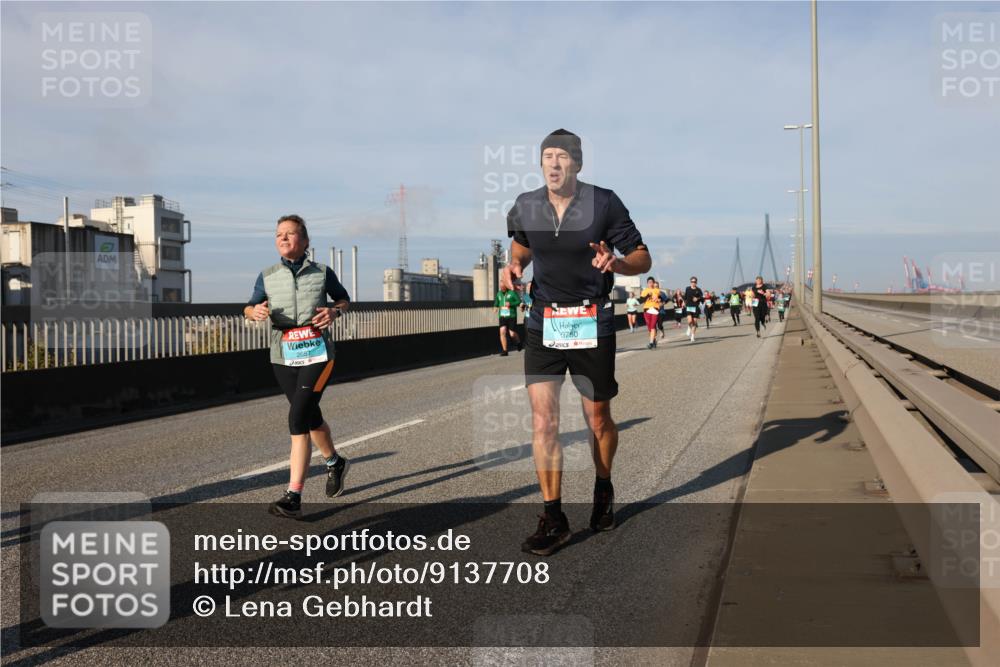 03.10.2025 - Köhlbrandbrückenlauf Lena Gebhardt http://msf.ph/oto/9137708 03.10.2025 09:55:34 Position 2 2687, 3750 meine-sportfotos.de