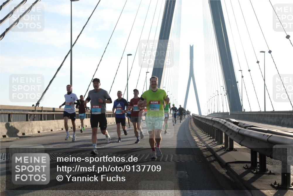 03.10.2025 - Köhlbrandbrückenlauf Yannick Fuchs http://msf.ph/oto/9137709 03.10.2025 08:21:43 Position 2  meine-sportfotos.de