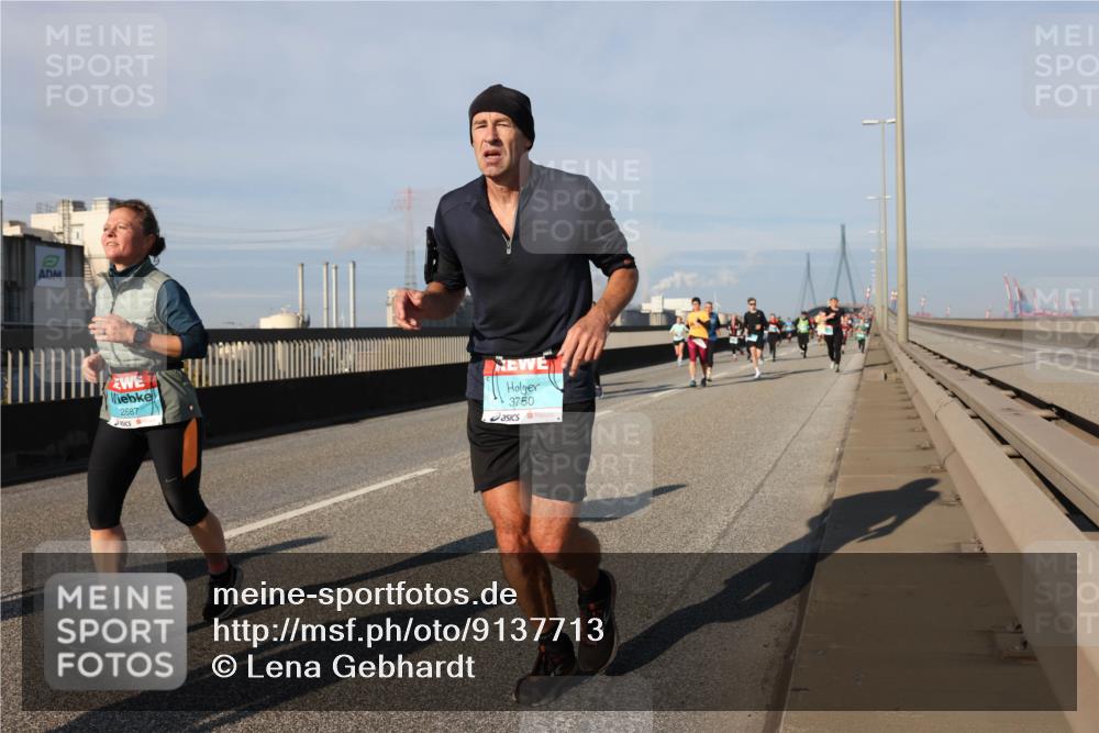 03.10.2025 - Köhlbrandbrückenlauf Lena Gebhardt http://msf.ph/oto/9137713 03.10.2025 09:55:34 Position 2 2687, 3750 meine-sportfotos.de