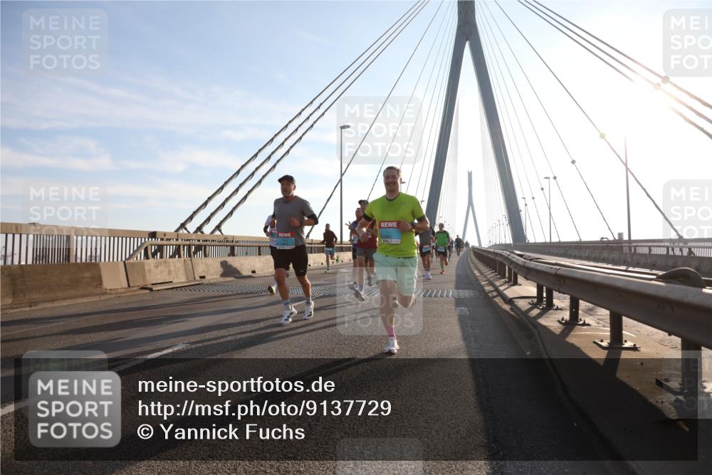 03.10.2025 - Köhlbrandbrückenlauf Yannick Fuchs http://msf.ph/oto/9137729 03.10.2025 08:21:44 Position 2  meine-sportfotos.de