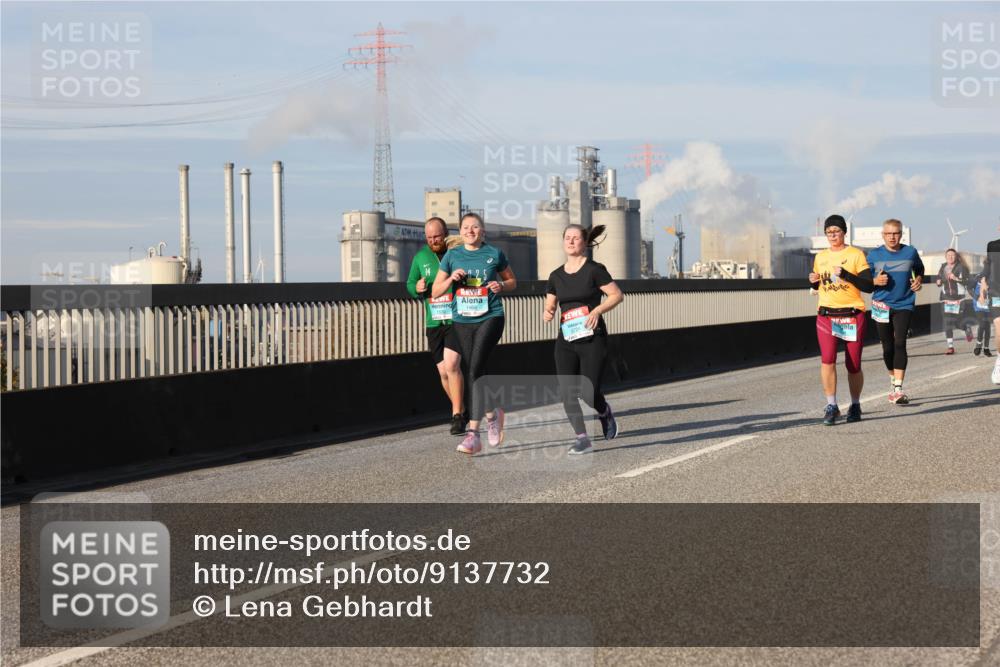 03.10.2025 - Köhlbrandbrückenlauf Lena Gebhardt http://msf.ph/oto/9137732 03.10.2025 09:55:35 Position 2 025, 1460 meine-sportfotos.de