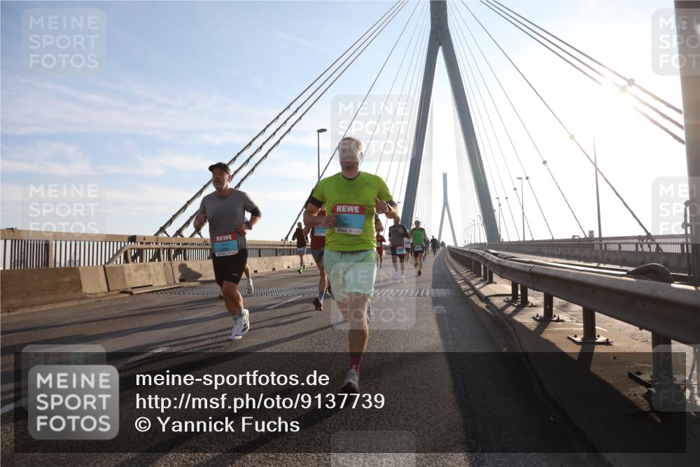 03.10.2025 - Köhlbrandbrückenlauf Yannick Fuchs http://msf.ph/oto/9137739 03.10.2025 08:21:44 Position 2 3841 meine-sportfotos.de