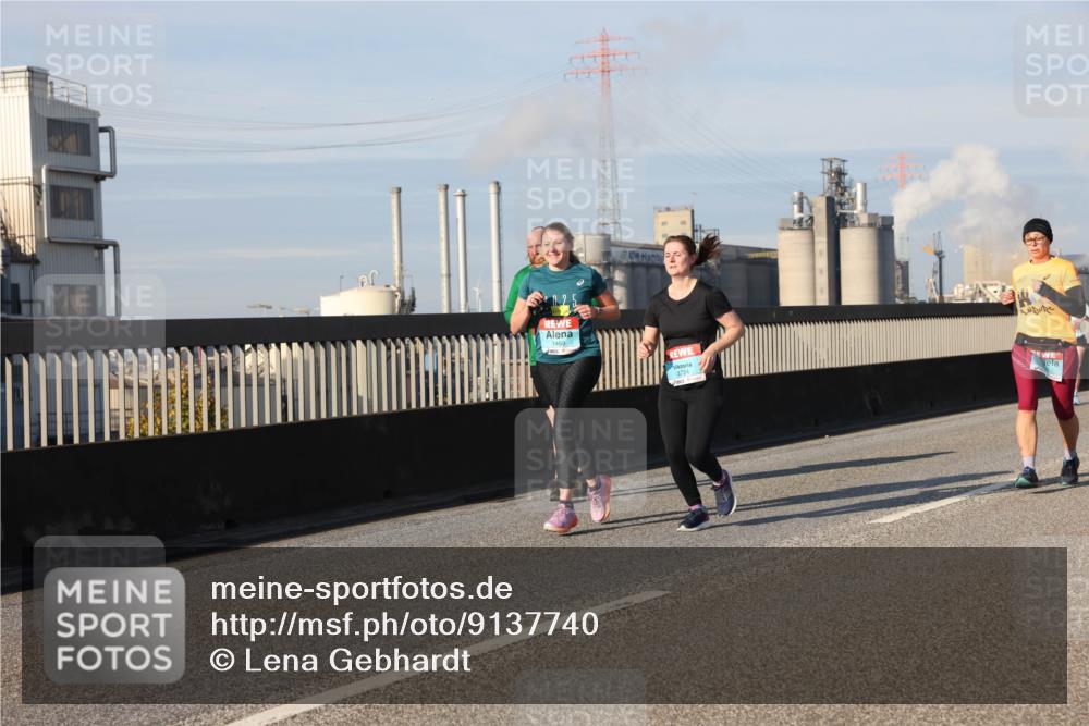 03.10.2025 - Köhlbrandbrückenlauf Lena Gebhardt http://msf.ph/oto/9137740 03.10.2025 09:55:36 Position 2  meine-sportfotos.de