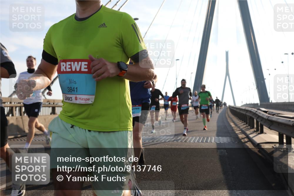 03.10.2025 - Köhlbrandbrückenlauf Yannick Fuchs http://msf.ph/oto/9137746 03.10.2025 08:21:45 Position 2 3841, 40 meine-sportfotos.de