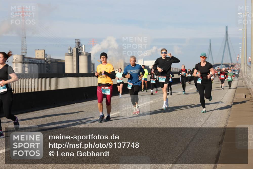 03.10.2025 - Köhlbrandbrückenlauf Lena Gebhardt http://msf.ph/oto/9137748 03.10.2025 09:55:37 Position 2  meine-sportfotos.de