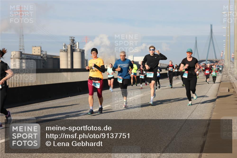 03.10.2025 - Köhlbrandbrückenlauf Lena Gebhardt http://msf.ph/oto/9137751 03.10.2025 09:55:37 Position 2  meine-sportfotos.de