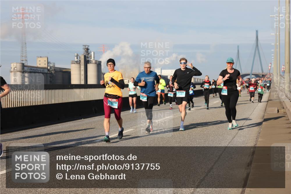 03.10.2025 - Köhlbrandbrückenlauf Lena Gebhardt http://msf.ph/oto/9137755 03.10.2025 09:55:37 Position 2  meine-sportfotos.de