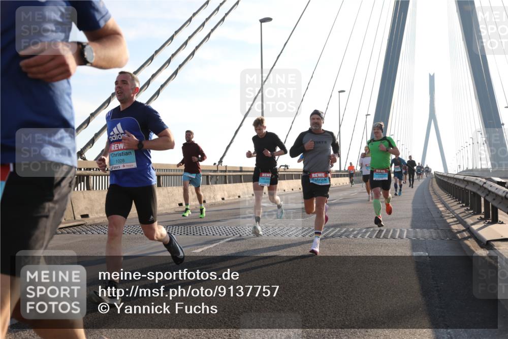 03.10.2025 - Köhlbrandbrückenlauf Yannick Fuchs http://msf.ph/oto/9137757 03.10.2025 08:21:46 Position 2 1028 meine-sportfotos.de