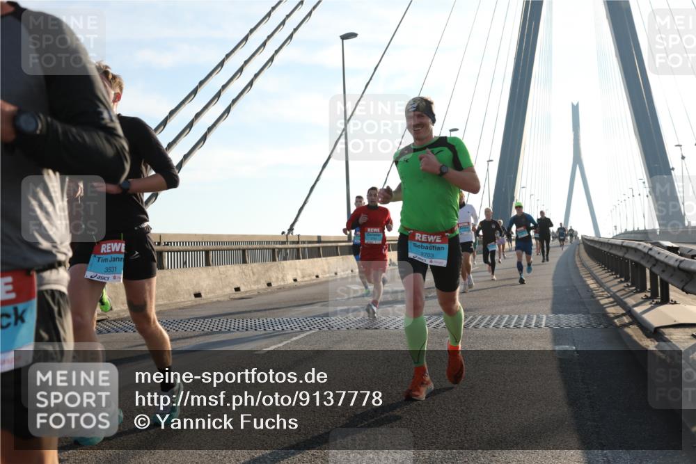 03.10.2025 - Köhlbrandbrückenlauf Yannick Fuchs http://msf.ph/oto/9137778 03.10.2025 08:21:47 Position 2 3531, 255, 2703 meine-sportfotos.de