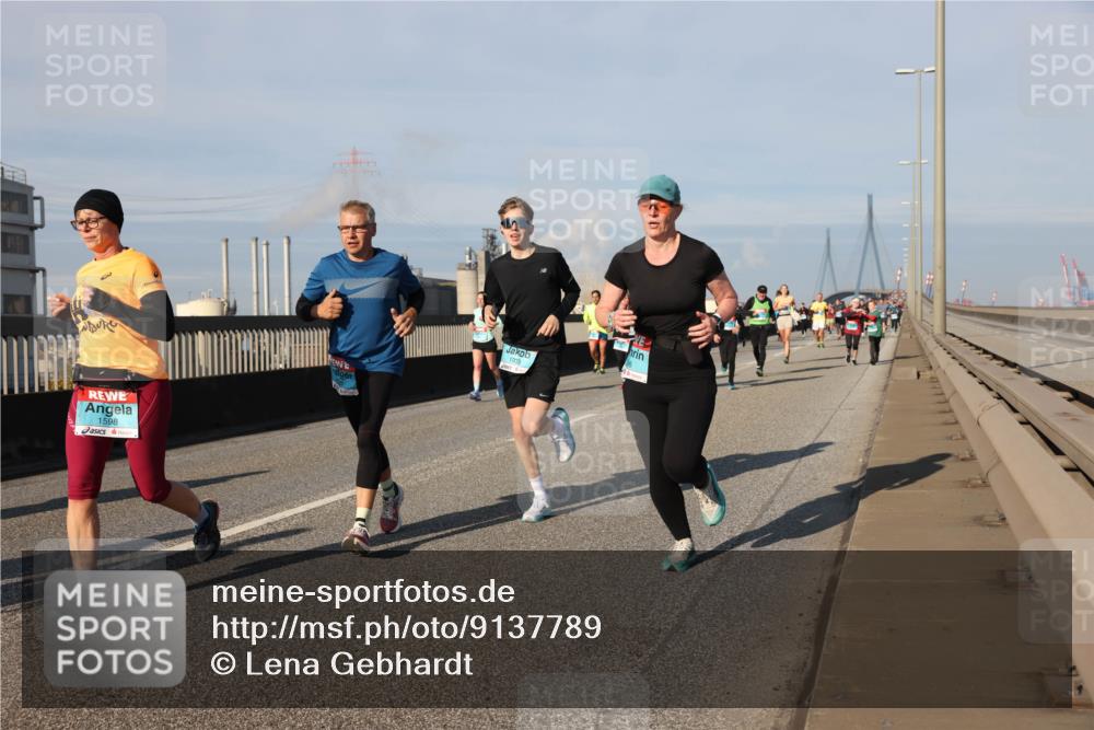03.10.2025 - Köhlbrandbrückenlauf Lena Gebhardt http://msf.ph/oto/9137789 03.10.2025 09:55:39 Position 2 1598, 1933 meine-sportfotos.de
