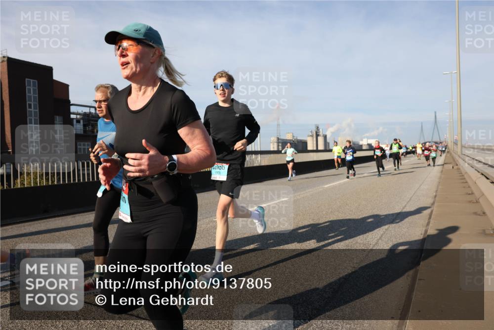 03.10.2025 - Köhlbrandbrückenlauf Lena Gebhardt http://msf.ph/oto/9137805 03.10.2025 09:55:40 Position 2 1933 meine-sportfotos.de