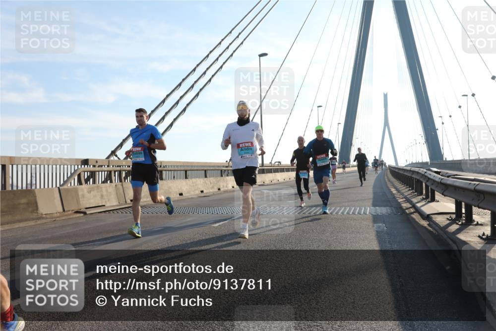 03.10.2025 - Köhlbrandbrückenlauf Yannick Fuchs http://msf.ph/oto/9137811 03.10.2025 08:21:49 Position 2 1, 4 meine-sportfotos.de