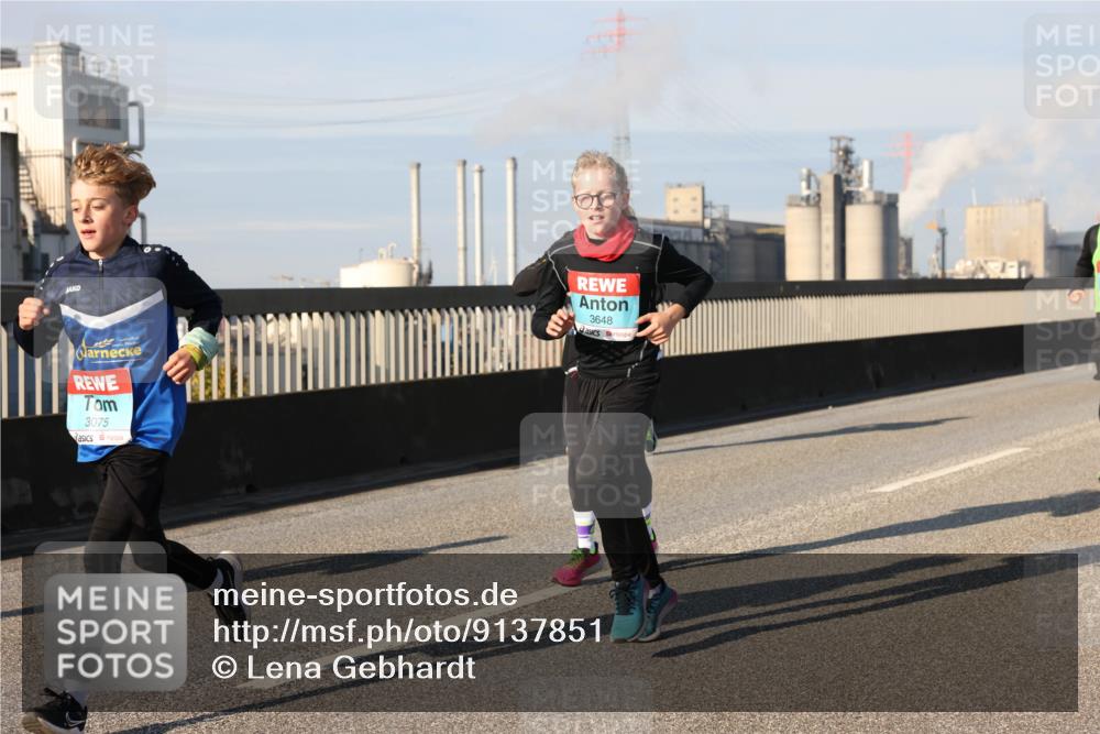 03.10.2025 - Köhlbrandbrückenlauf Lena Gebhardt http://msf.ph/oto/9137851 03.10.2025 09:55:43 Position 2 3075, 3648 meine-sportfotos.de