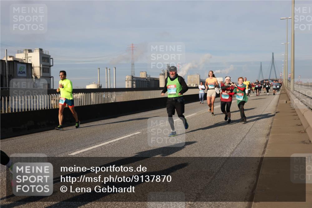03.10.2025 - Köhlbrandbrückenlauf Lena Gebhardt http://msf.ph/oto/9137870 03.10.2025 09:55:44 Position 2  meine-sportfotos.de