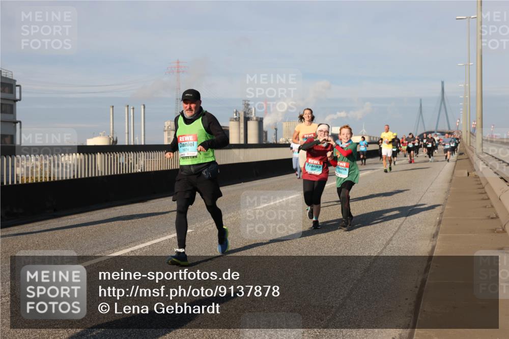 03.10.2025 - Köhlbrandbrückenlauf Lena Gebhardt http://msf.ph/oto/9137878 03.10.2025 09:55:45 Position 2 1674, 99 meine-sportfotos.de