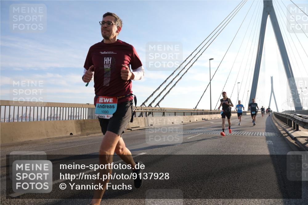 03.10.2025 - Köhlbrandbrückenlauf Yannick Fuchs http://msf.ph/oto/9137928 03.10.2025 08:21:57 Position 2 1090 meine-sportfotos.de