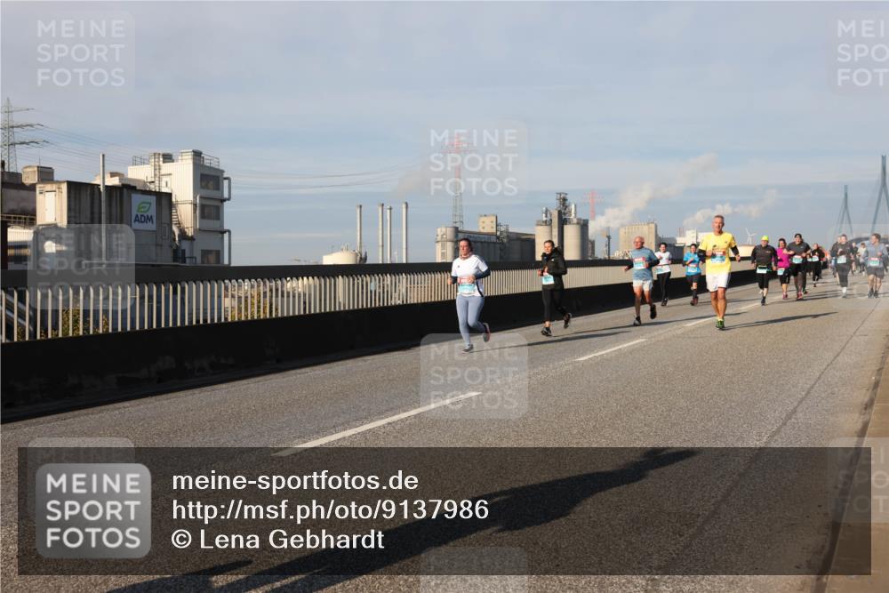 03.10.2025 - Köhlbrandbrückenlauf Lena Gebhardt http://msf.ph/oto/9137986 03.10.2025 09:55:48 Position 2  meine-sportfotos.de