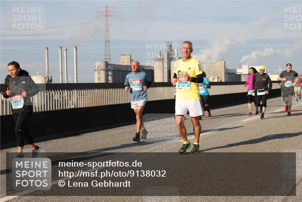 03.10.2025 - Köhlbrandbrückenlauf Lena Gebhardt http://msf.ph/oto/9138032 03.10.2025 09:55:50 Position 2 2122, 1523, 1922 meine-sportfotos.de
