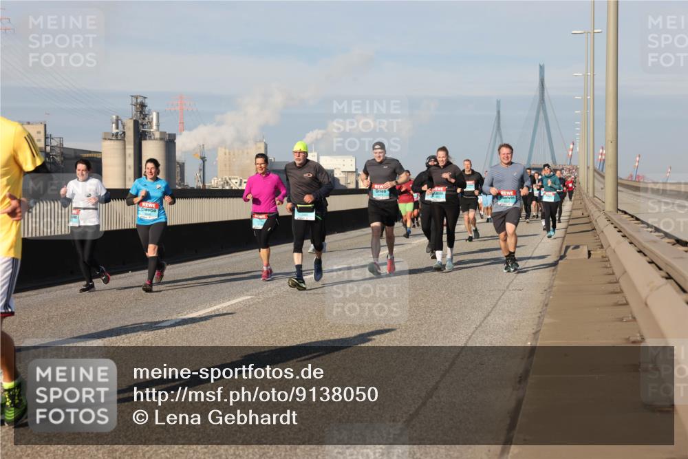 03.10.2025 - Köhlbrandbrückenlauf Lena Gebhardt http://msf.ph/oto/9138050 03.10.2025 09:55:51 Position 2  meine-sportfotos.de