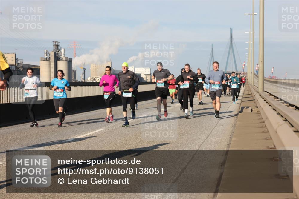 03.10.2025 - Köhlbrandbrückenlauf Lena Gebhardt http://msf.ph/oto/9138051 03.10.2025 09:55:51 Position 2  meine-sportfotos.de