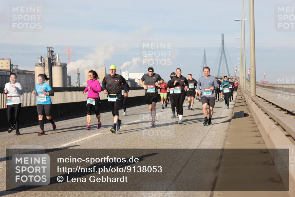 03.10.2025 - Köhlbrandbrückenlauf Lena Gebhardt http://msf.ph/oto/9138053 03.10.2025 09:55:52 Position 2  meine-sportfotos.de