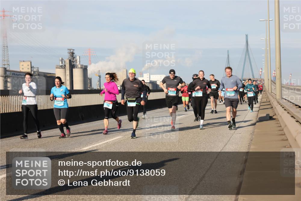 03.10.2025 - Köhlbrandbrückenlauf Lena Gebhardt http://msf.ph/oto/9138059 03.10.2025 09:55:52 Position 2  meine-sportfotos.de
