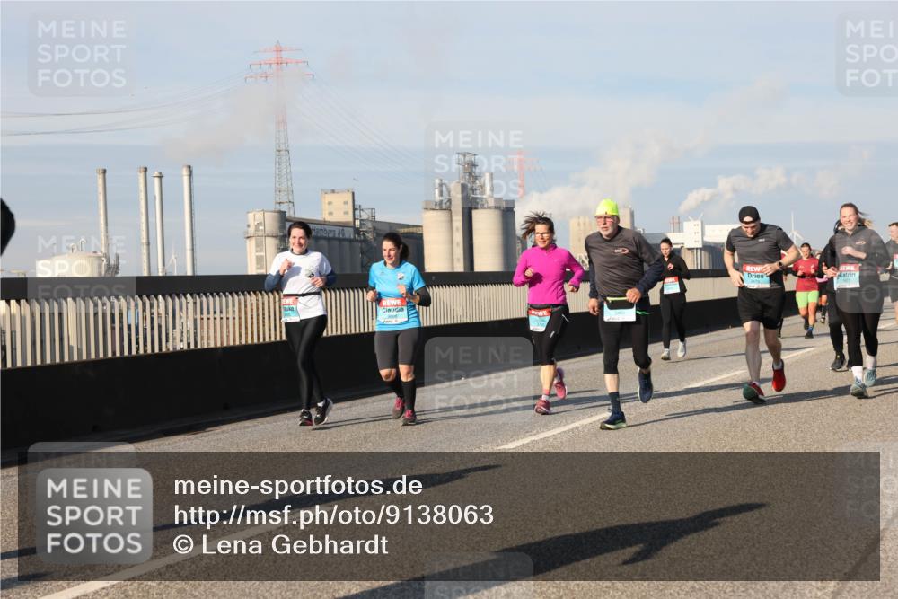 03.10.2025 - Köhlbrandbrückenlauf Lena Gebhardt http://msf.ph/oto/9138063 03.10.2025 09:55:52 Position 2 3471, 3470 meine-sportfotos.de