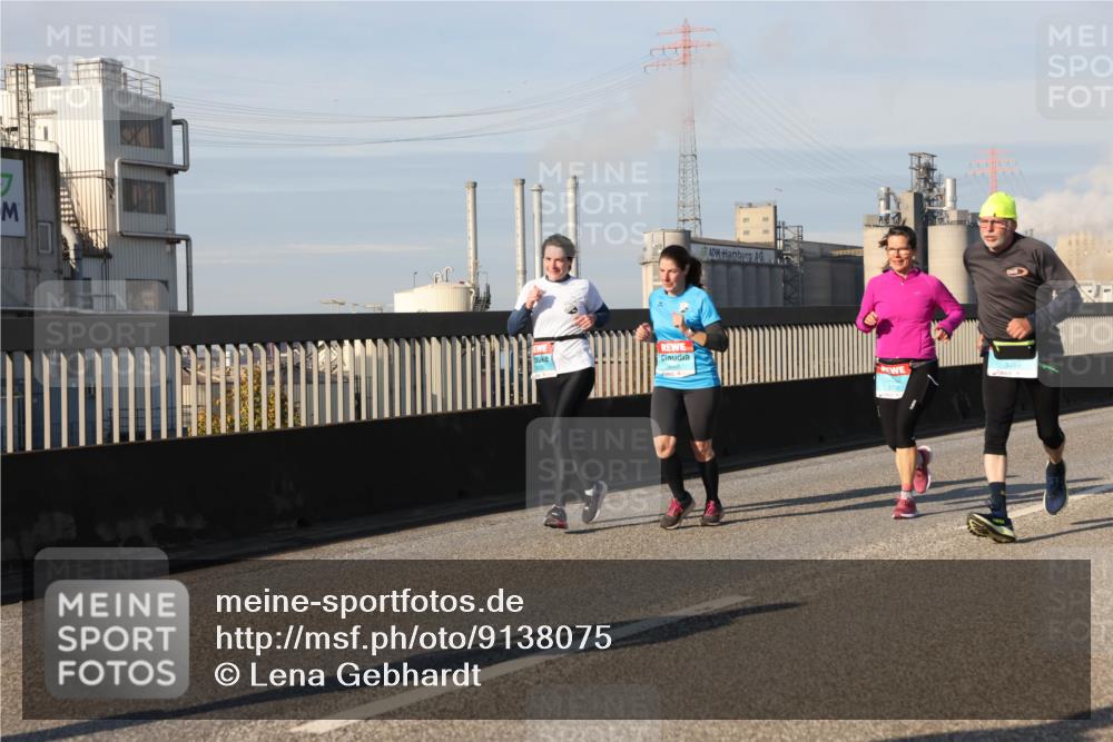03.10.2025 - Köhlbrandbrückenlauf Lena Gebhardt http://msf.ph/oto/9138075 03.10.2025 09:55:53 Position 2 44211, 3465 meine-sportfotos.de