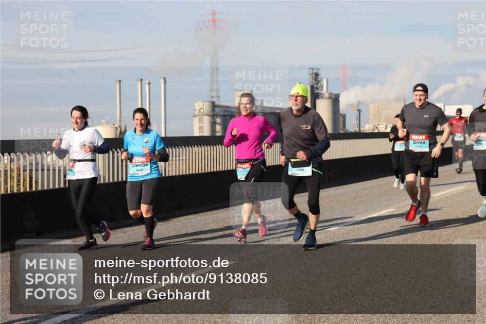 03.10.2025 - Köhlbrandbrückenlauf Lena Gebhardt http://msf.ph/oto/9138085 03.10.2025 09:55:53 Position 2 3666, 3469, 3470 meine-sportfotos.de