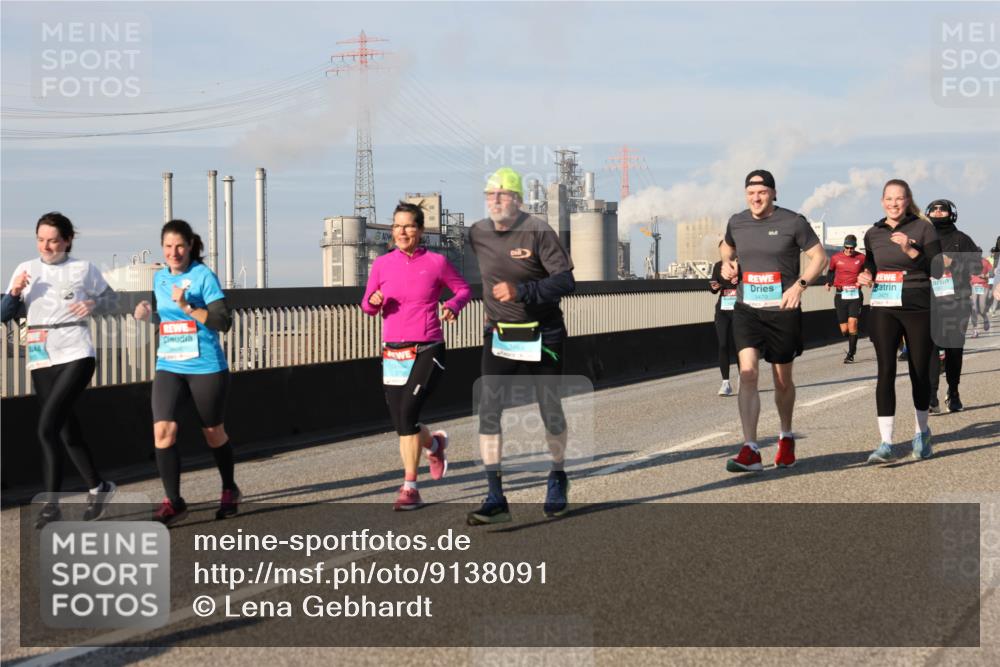 03.10.2025 - Köhlbrandbrückenlauf Lena Gebhardt http://msf.ph/oto/9138091 03.10.2025 09:55:53 Position 2  meine-sportfotos.de
