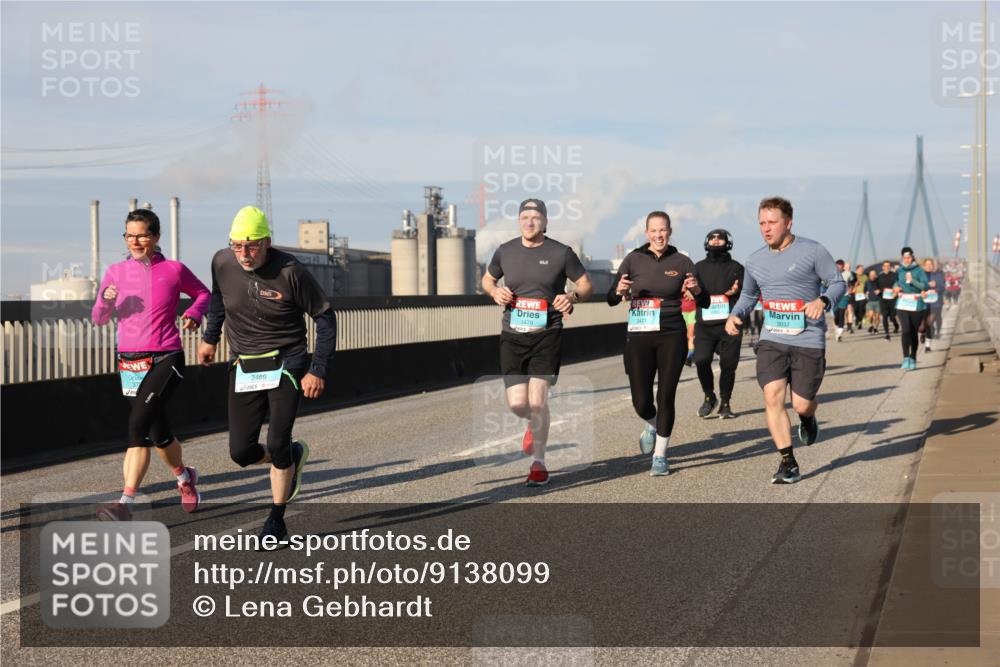 03.10.2025 - Köhlbrandbrückenlauf Lena Gebhardt http://msf.ph/oto/9138099 03.10.2025 09:55:54 Position 2 3469, 3471, 3470 meine-sportfotos.de