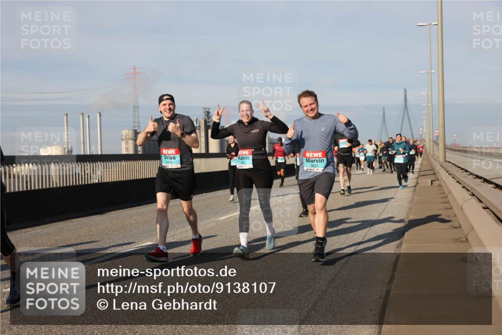 03.10.2025 - Köhlbrandbrückenlauf Lena Gebhardt http://msf.ph/oto/9138107 03.10.2025 09:55:55 Position 2 3470, 3471, 3037 meine-sportfotos.de