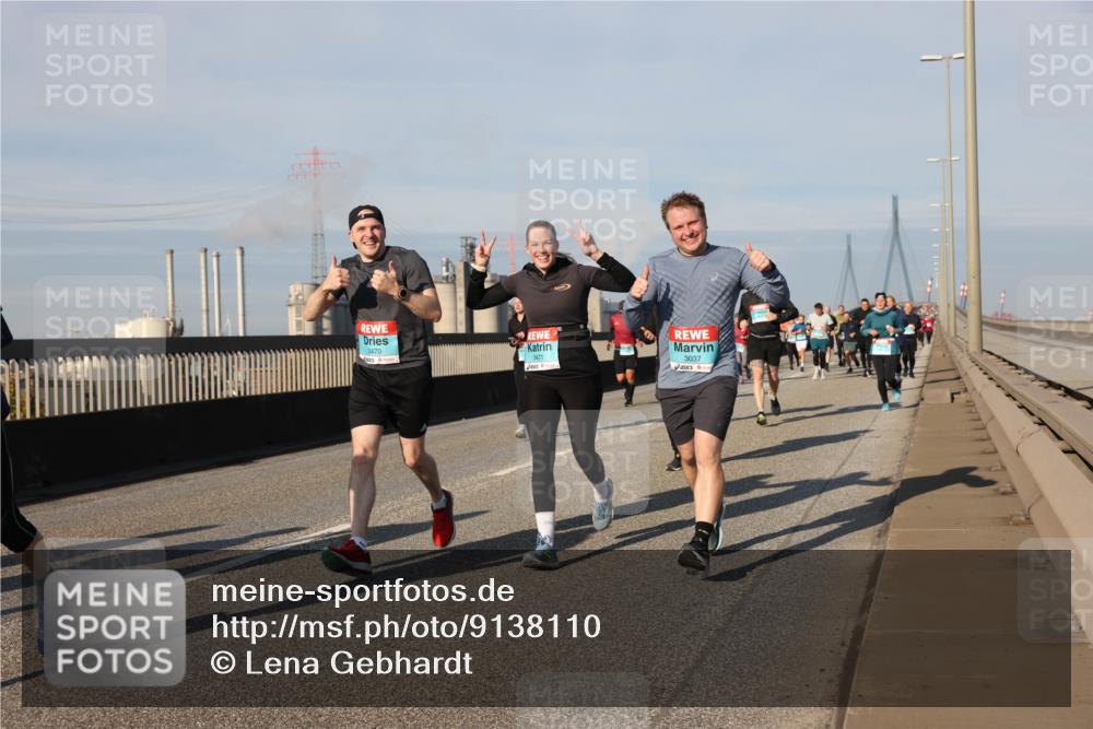 03.10.2025 - Köhlbrandbrückenlauf Lena Gebhardt http://msf.ph/oto/9138110 03.10.2025 09:55:55 Position 2 3470, 3471, 3037 meine-sportfotos.de