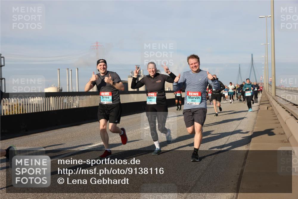 03.10.2025 - Köhlbrandbrückenlauf Lena Gebhardt http://msf.ph/oto/9138116 03.10.2025 09:55:55 Position 2 3470, 3471, 3037 meine-sportfotos.de