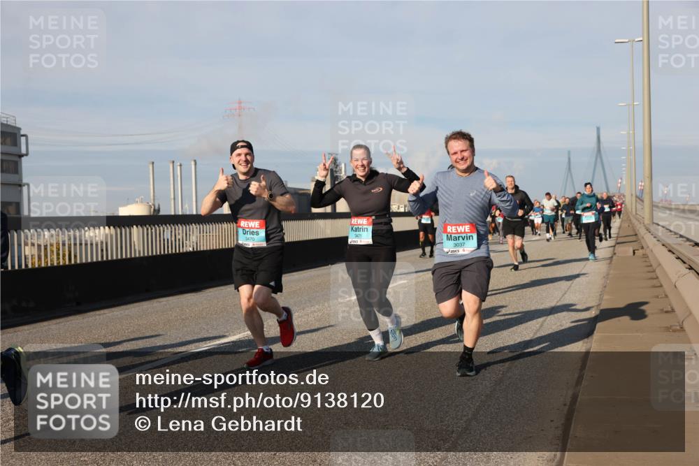03.10.2025 - Köhlbrandbrückenlauf Lena Gebhardt http://msf.ph/oto/9138120 03.10.2025 09:55:55 Position 2 3471, 3037, 3470 meine-sportfotos.de