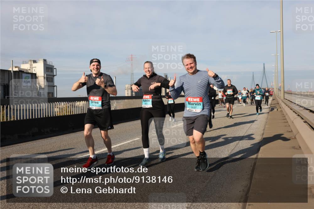 03.10.2025 - Köhlbrandbrückenlauf Lena Gebhardt http://msf.ph/oto/9138146 03.10.2025 09:55:56 Position 2 3471, 3470, 3037 meine-sportfotos.de