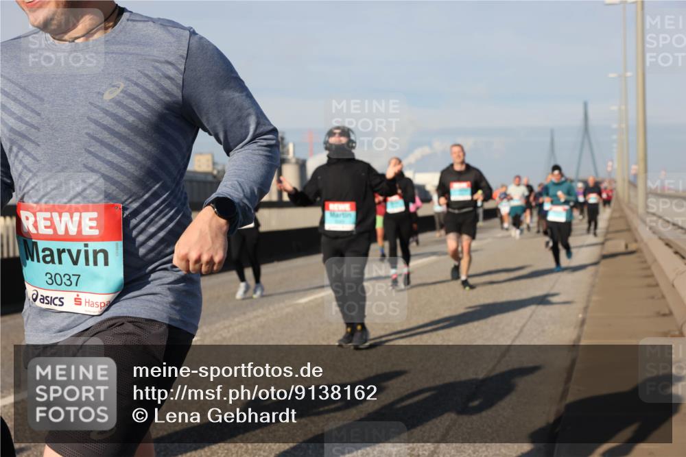 03.10.2025 - Köhlbrandbrückenlauf Lena Gebhardt http://msf.ph/oto/9138162 03.10.2025 09:55:56 Position 2 3037 meine-sportfotos.de