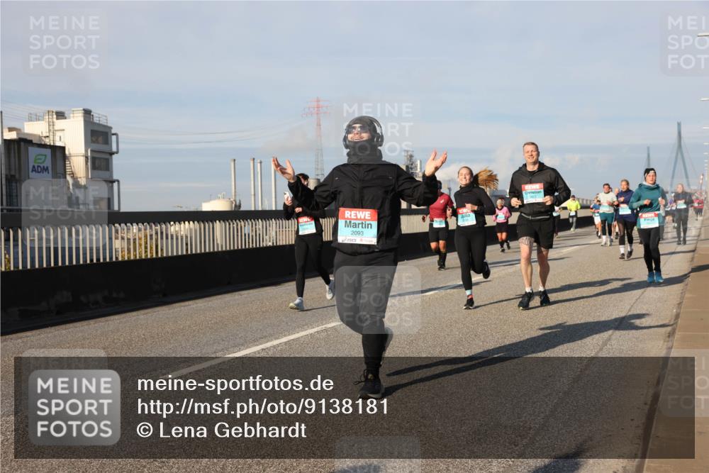 03.10.2025 - Köhlbrandbrückenlauf Lena Gebhardt http://msf.ph/oto/9138181 03.10.2025 09:55:57 Position 2 2093 meine-sportfotos.de