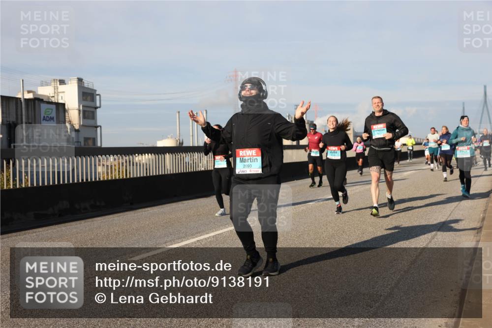03.10.2025 - Köhlbrandbrückenlauf Lena Gebhardt http://msf.ph/oto/9138191 03.10.2025 09:55:57 Position 2 2093 meine-sportfotos.de