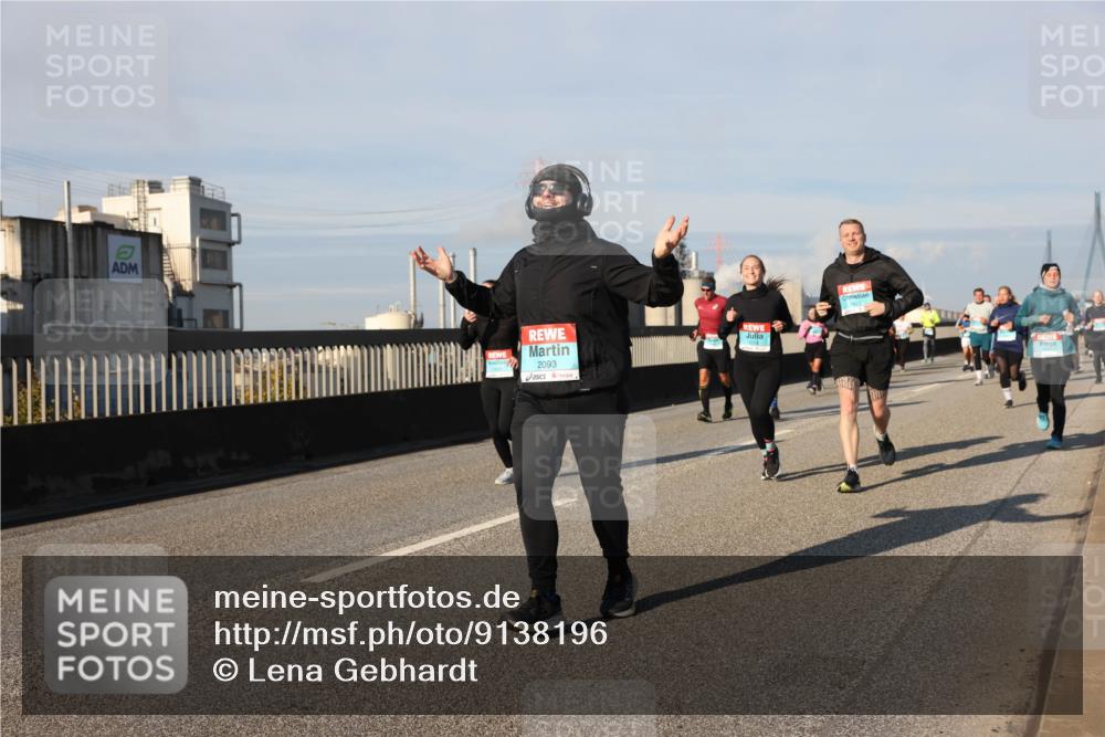 03.10.2025 - Köhlbrandbrückenlauf Lena Gebhardt http://msf.ph/oto/9138196 03.10.2025 09:55:57 Position 2 2093, 1473 meine-sportfotos.de