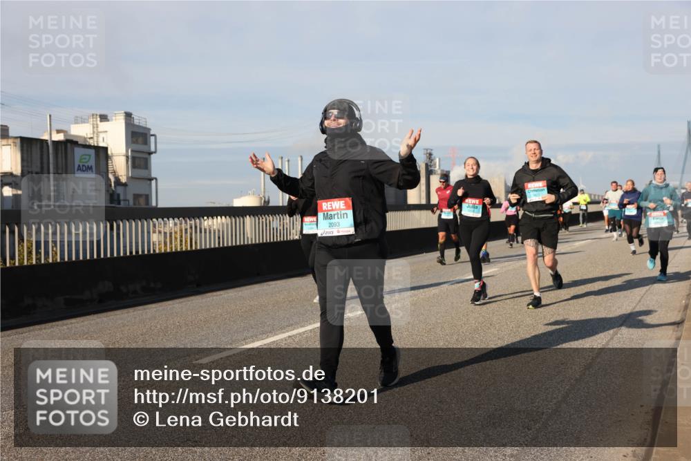 03.10.2025 - Köhlbrandbrückenlauf Lena Gebhardt http://msf.ph/oto/9138201 03.10.2025 09:55:57 Position 2 2093 meine-sportfotos.de