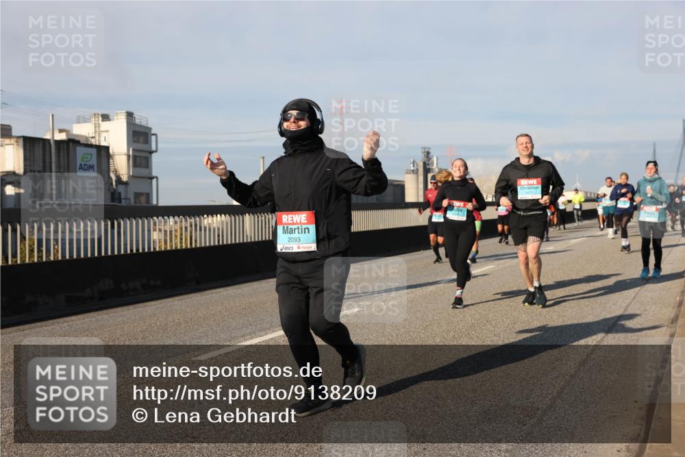 03.10.2025 - Köhlbrandbrückenlauf Lena Gebhardt http://msf.ph/oto/9138209 03.10.2025 09:55:58 Position 2 2093, 3134, 3473 meine-sportfotos.de