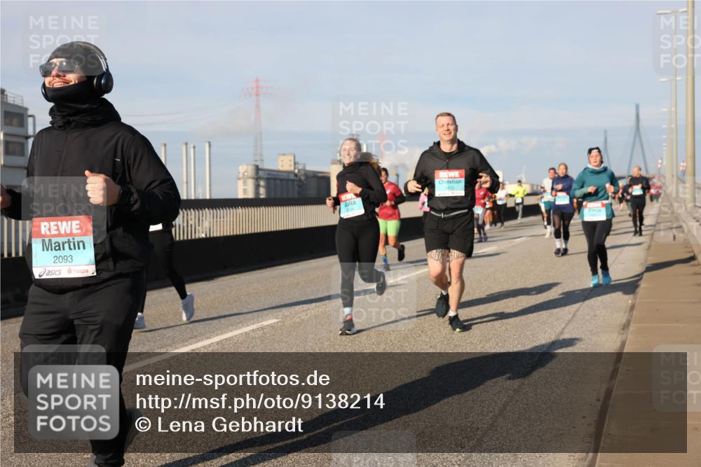 03.10.2025 - Köhlbrandbrückenlauf Lena Gebhardt http://msf.ph/oto/9138214 03.10.2025 09:55:58 Position 2 2093, 234 meine-sportfotos.de