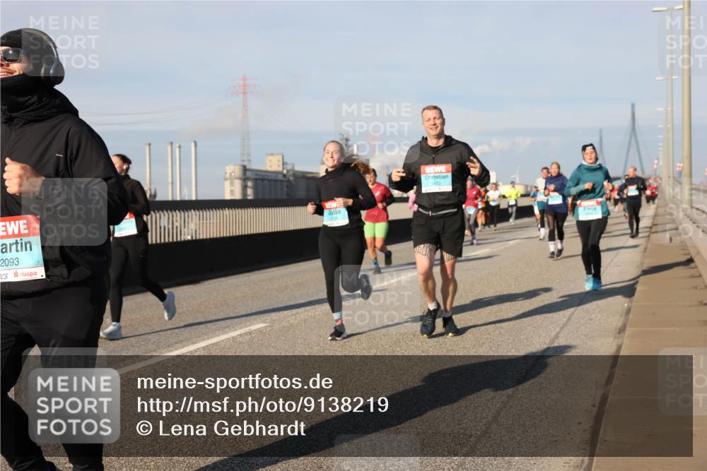 03.10.2025 - Köhlbrandbrückenlauf Lena Gebhardt http://msf.ph/oto/9138219 03.10.2025 09:55:58 Position 2 2093, 473 meine-sportfotos.de