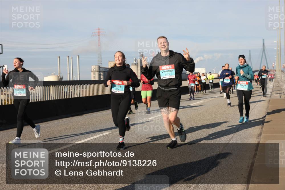 03.10.2025 - Köhlbrandbrückenlauf Lena Gebhardt http://msf.ph/oto/9138226 03.10.2025 09:55:58 Position 2 1204, 3134, 3473 meine-sportfotos.de
