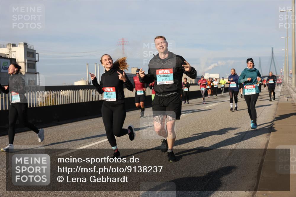 03.10.2025 - Köhlbrandbrückenlauf Lena Gebhardt http://msf.ph/oto/9138237 03.10.2025 09:55:59 Position 2 204, 3134, 3473 meine-sportfotos.de