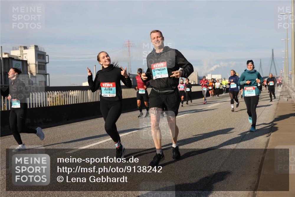 03.10.2025 - Köhlbrandbrückenlauf Lena Gebhardt http://msf.ph/oto/9138242 03.10.2025 09:55:59 Position 2 3134, 1204, 3473 meine-sportfotos.de
