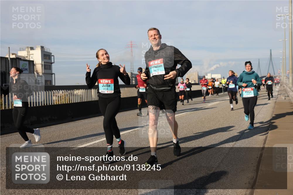 03.10.2025 - Köhlbrandbrückenlauf Lena Gebhardt http://msf.ph/oto/9138245 03.10.2025 09:55:59 Position 2 1204, 3134, 3473 meine-sportfotos.de