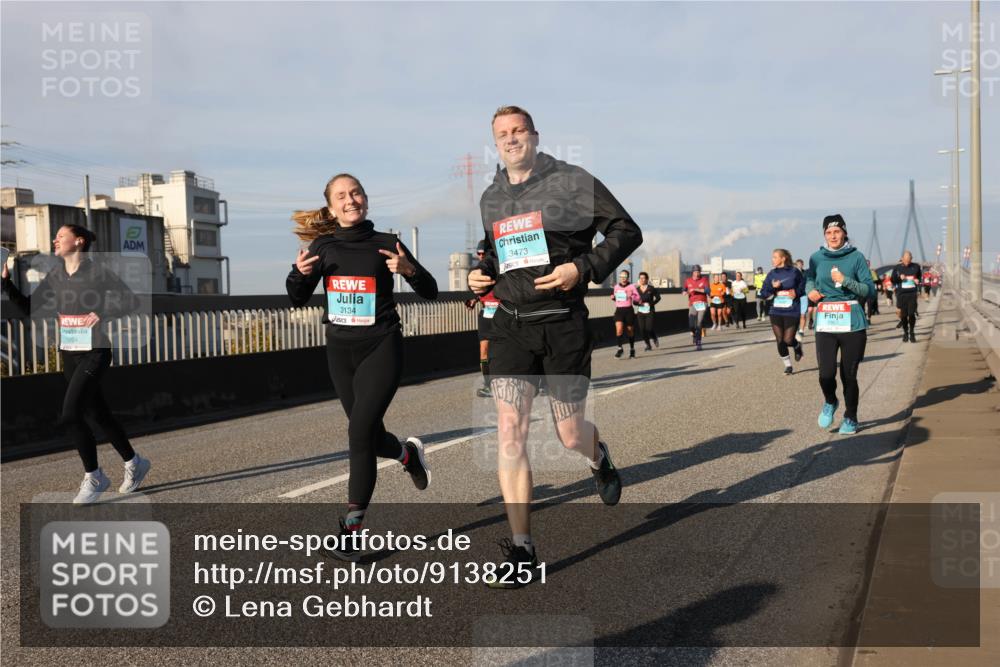 03.10.2025 - Köhlbrandbrückenlauf Lena Gebhardt http://msf.ph/oto/9138251 03.10.2025 09:55:59 Position 2 1204, 3134, 3473 meine-sportfotos.de