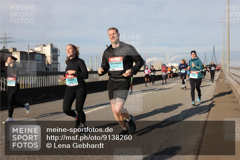 03.10.2025 - Köhlbrandbrückenlauf Lena Gebhardt http://msf.ph/oto/9138260 03.10.2025 09:55:59 Position 2 1204, 3134, 3473 meine-sportfotos.de